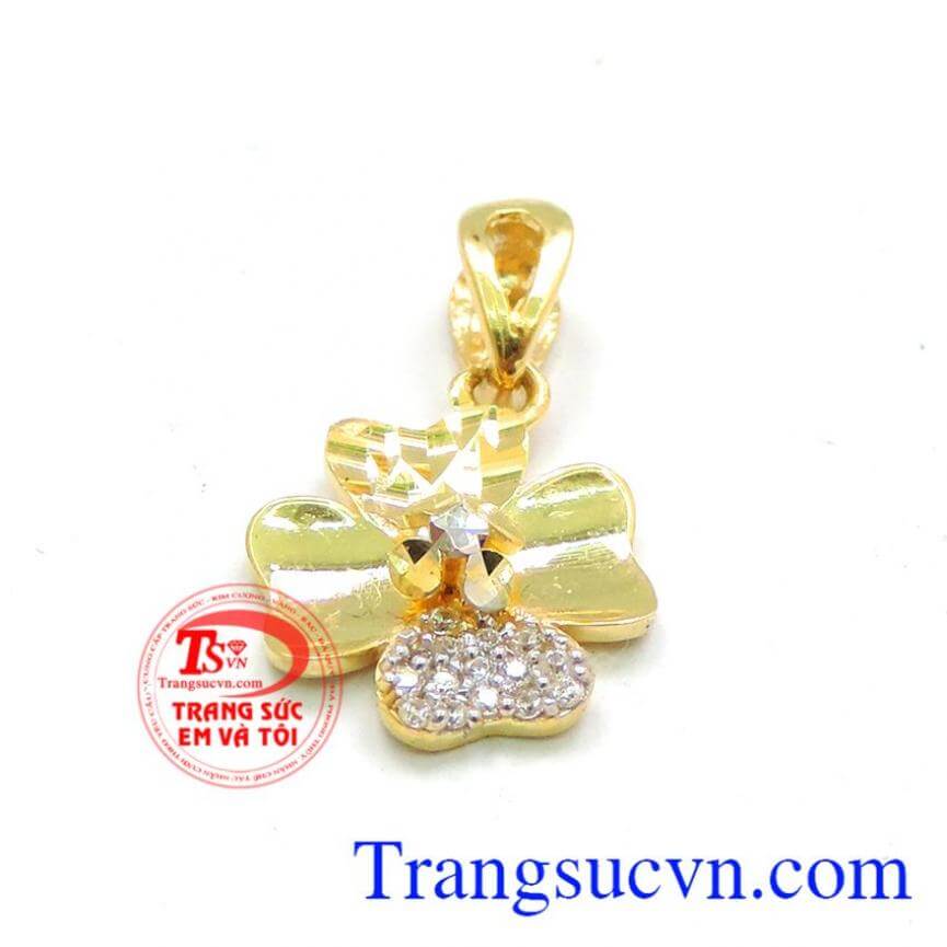 Mặt hoa 4 cánh may mắn