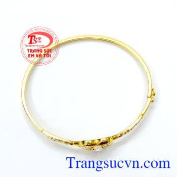 Vòng tay trái tim tình yêu