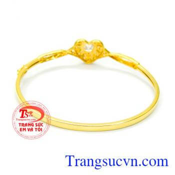 Vòng tay trái tim tình yêu