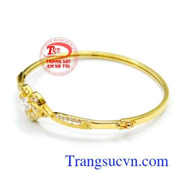 Vòng tay trái tim tình yêu