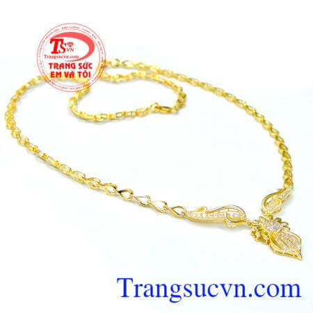 kiềng vàng thiết kế và chế tác đẹp,đảo bảo chất lượng vàng.