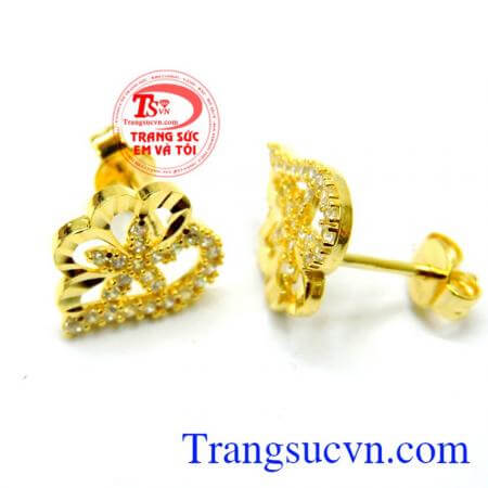 Khuyên tai thiên thần tinh tế.