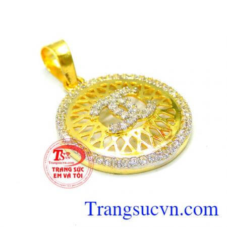 Mặt dây chuyền vàng tây sang trọng