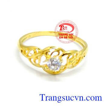 Chiếc nhẫn vàng nữ