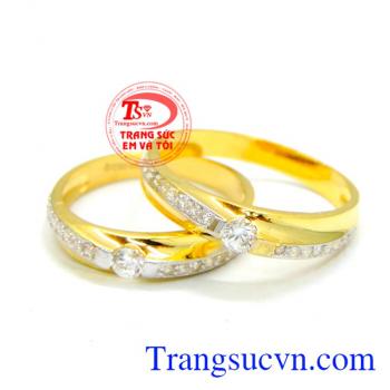 Nhẫn cưới là món quà gắn kết dạng kế ước trong tình yêu