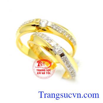 Cặp nhẫn cưới năm mới