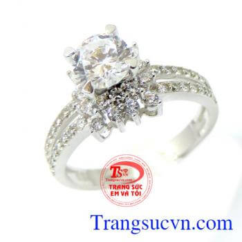 Nhẫn vàng trắng 18k nhập khẩu đảm bảo chất lượng, bảo hành 1 năm.