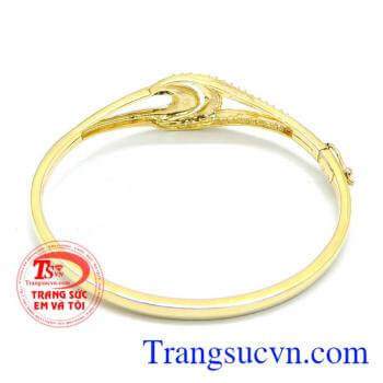 Chất lượng đảm bảo uy tín, khách hàng ưa chuộng nhiều năm. Chiếc vòng vàng may mắn