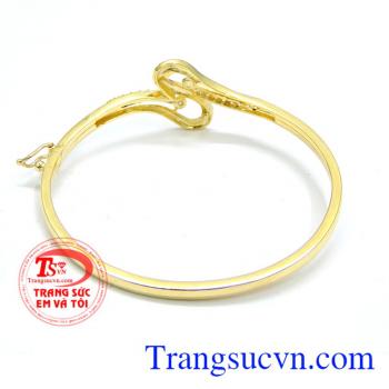 Có kiểm định vàng, bảo hành 6 tháng, vòng tay vàng cho nữ đẹp hàng hiệu. Vòng tay yêu dấu