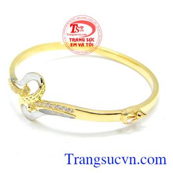 Chất lượng đảm bảo uy tín, khách hàng ưa chuộng nhiều năm. Vòng tay yêu dấu