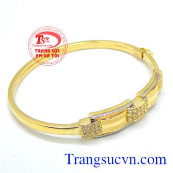 Bán Chiếc vòng vàng bắc cầu tình yêu, Vòng tay vàng.