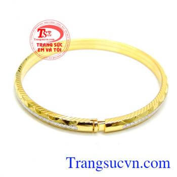 Chất lượng đảm bảo uy tín, khách hàng ưa chuộng nhiều năm, có kiểm định vàng, bảo hành 6 tháng. Vòng trong vàng sáng sáng