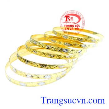 Mỗi ngày đeo 1 chiếc đủ 7 ngày là bạn đã hoàn thành việc đeo vòng tuần tuyệt đẹp tự nhiên nơi cổ tay duyên dáng của bạn. Vòng tuần vàng ngôi sao