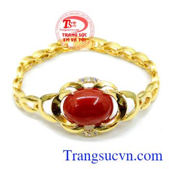 lắc vàng nữ món quà phù hợp tặng trong các dịp sinh nhật và lễ tết. 