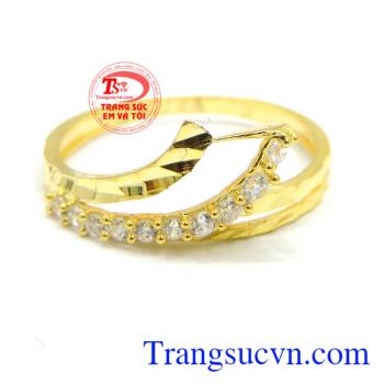 Bán Nhẫn ngọn sóng thủy chung dành cho nữ,nhẫn nữ vàng tây.