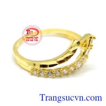 Nhẫn nữ vàng tây,được thiết kế tinh tế. Nhẫn ngọn sóng thủy chung