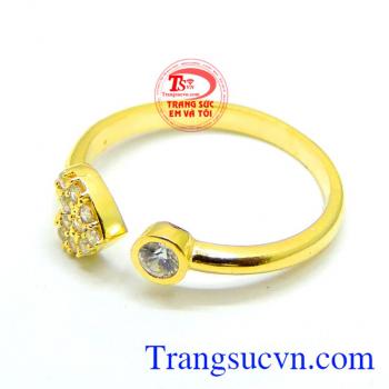 Nhẫn vàng quả tim phù hợp làm quà tặng trong những dịp kỷ niệm và ý nghĩa.