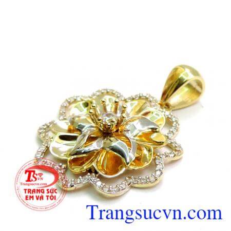 Mặt dây hoa thời trang sang trọng