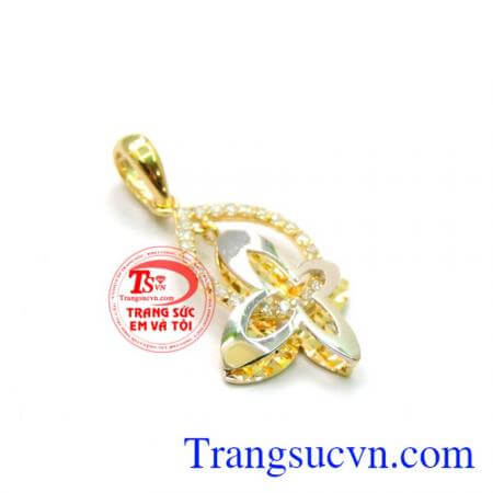 Mặt dây chuyền hoa cách điệu