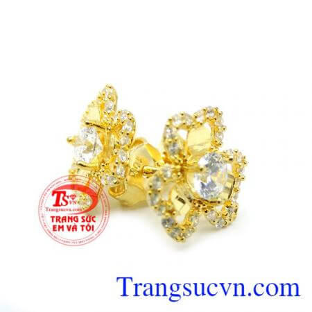 Hoa tai vàng tinh tế bảo hành 6 tháng.