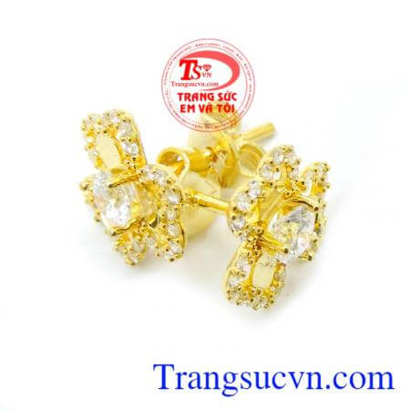 Hoa tai vàng tinh tế giao hàng trên toàn quốc.