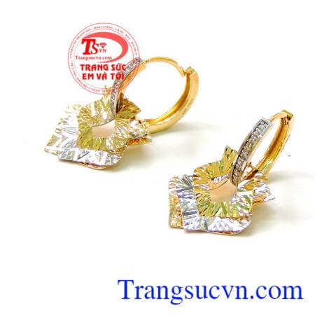 Bông tai vàng dành cho phái đẹp được nhiều người yêu thích và lựa chọn.
