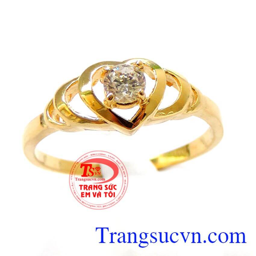 Nhẫn vàng tây nữ là món quà ý nghĩa tặng người yêu trong các ngày lễ, kỷ niệm. Nhẫn trái tim trung tâm vàng