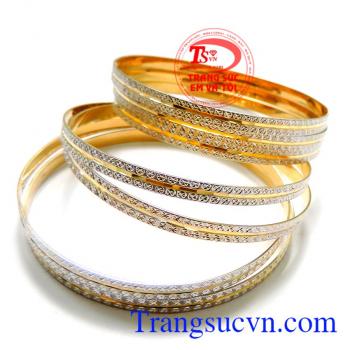 Bộ vòng tuần vàng 18k bền đẹp chắc chắn sẽ làm hài lòng những người được tặng.
