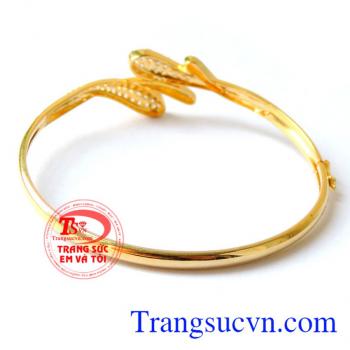 vòng tay vàng chất lượng đảm bảo uy tín, khách hàng ưa chuộng nhiều năm. Chiếc vòng vàng xong hành