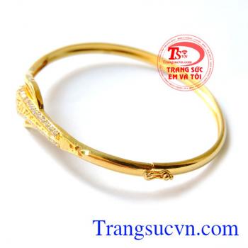 Vòng tay vàng cánh hoa Tulip cách điệu.