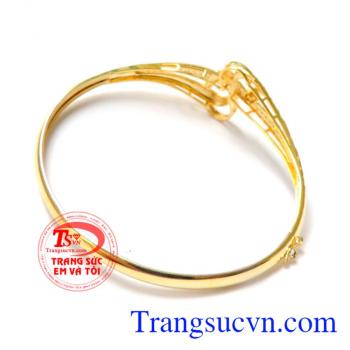 Vòng tay vàng đeo hợp thời trang. Vòng tay tinh tế đẹp