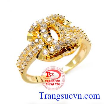 Nhẫn nữ bảo hành 6 tháng giao toàn quốc, thanh toán an toàn. Nhẫn vàng Chanel đính đá