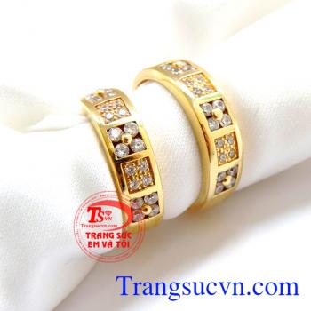 Nhẫn vàng 18k kết trái yêu thương