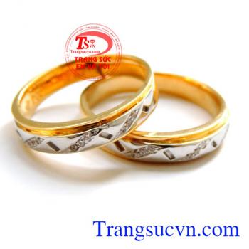Nhẫn cưới chế tác đẹp nhập khẩu nguyên chiếc
