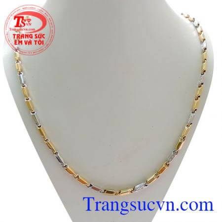 Dây chuyền đa dạng mẫu dây vàng và kiểu phù hợp mọi lứa luổi có thể đeo làm tôn lê sự tinh tế và lịch lãm cho bản thân