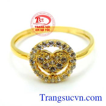 Được thiết kế tinh tế. Nhẫn nữ trái tim ngọt ngào