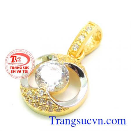 Chiếc Mặt vàng đá tròn tâm đeo hợp thời trang,