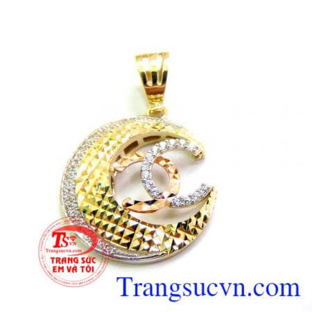 Chiếc Mặt trăng Chanel dành cho nữ, mặt chuyền nữ, mặt dây vàng đẹp, tinh tế.