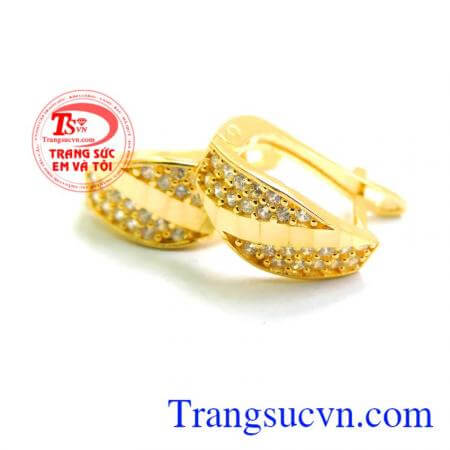 Hoa tai vàng nữ đeo