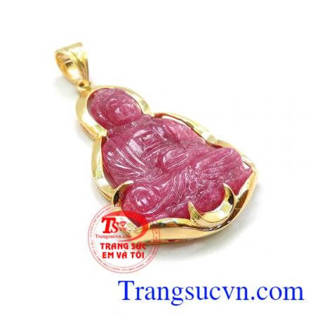 Mặt vàng Adida ruby phù hợp đeo cổ kết hợp cùng dây chuyền vàng, hoặc dây da bọc vàng, dây cao su bọc vàng.