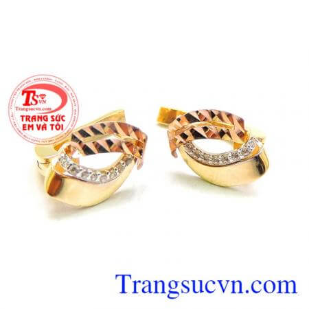 Hoa tai nữ vàng đẹp với thiết kế tinh tế, hoa tai vàng kết hợp với vàng hồng, hoa tai món quà ý nghĩa dành cho người phụ nữ mình yêu thương.