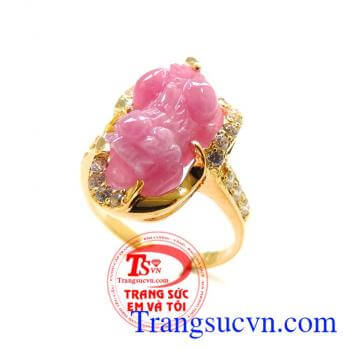 Nhẫn vàng tỳ hưu ruby Nhẫn vàng màu tinh tế gắn tỳ hưu đá thiên nhiên,mang lại may mắn và hộ mệnh