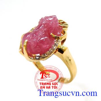 Nhẫn vàng màu tinh tế gắn tỳ hưu đá thiên nhiên, mang lại may mắn và hộ mệnh, Nhẫn nữ vàng tây dành cho phái đẹp