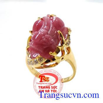 Nhẫn vàng màu tinh tế gắn tỳ hưu đá thiên nhiên, mang lại may mắn và hộ mệnh, Nhẫn nữ vàng tây dành cho phái đẹp