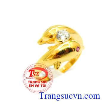 Nhẫn nữ vàng tây chế tác tinh tế mang đến những đường nét sáng,bóng bền đẹp cho chiếc nhẫn nữ đeo hợp thời trang,chất lượng vàng được đảm bảo uy tín. Khách hàng ưa chuộng sản phẩm nhẫn nữ vàng tây bền đẹp.