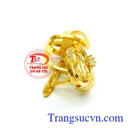 Đôi hoa tai vàng nữ nét duyên tinh tế, chất lượng.