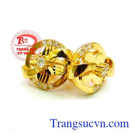 Đôi hoa tai vàng nữ nét duyên