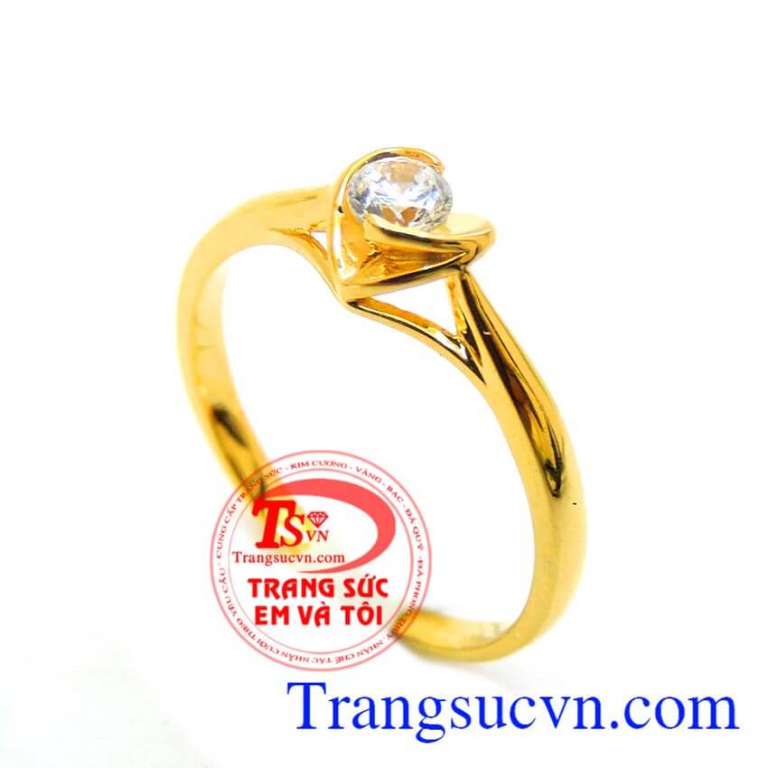 Nhẫn nữ vàng tây gắn đá thiên nhiên chế tác tinh tế mang đến những đường nét sáng,bóng bền đẹp cho chiếc nhẫn nữ đeo hợp thời trang,chất lượng vàng được đảm bảo uy tín