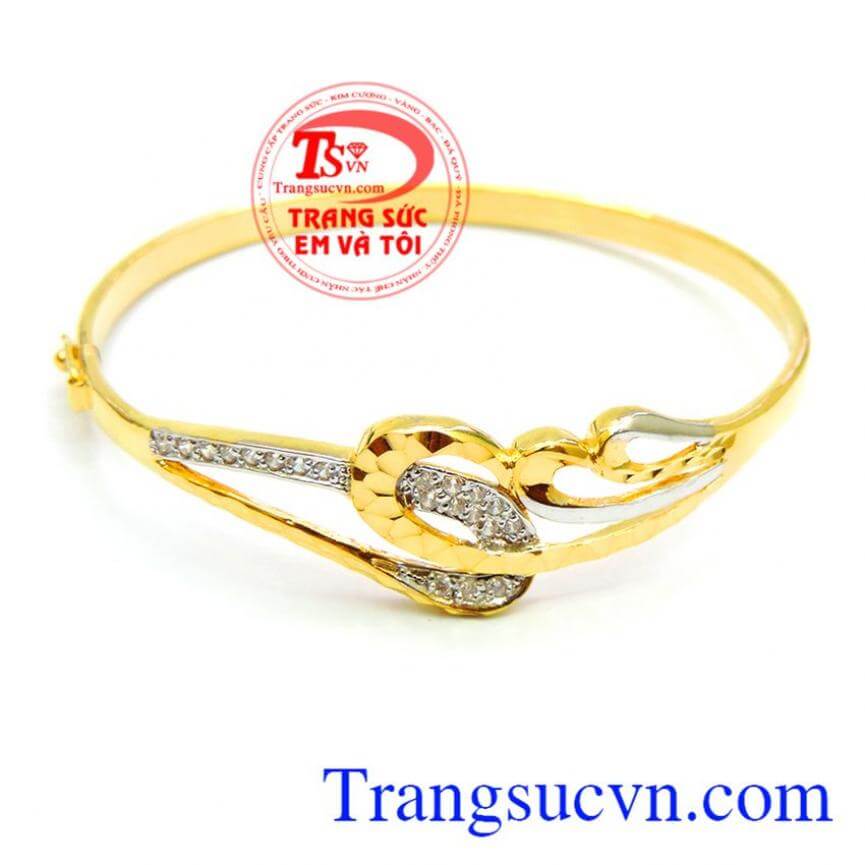 Hạnh phúc vòng tay