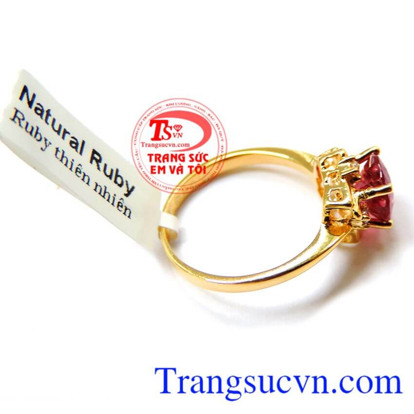 Nhẫn ruby nắm giữ quyền lực với chiếc nhẫn nữ vàng màu gắn đá quý Natural Ruby,chiếc nhẫn ruby quyền lực và sức khỏe cho chủ nhân,chiếc nhẫn nữ phù hợp là món quà ý nghĩa trong ngày sinh nhật, bảo hành 1 năm.